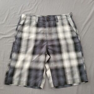CSG Champs Sports Gear Mens Plaid Shorts Size 32 Grey Black Check Flat Front